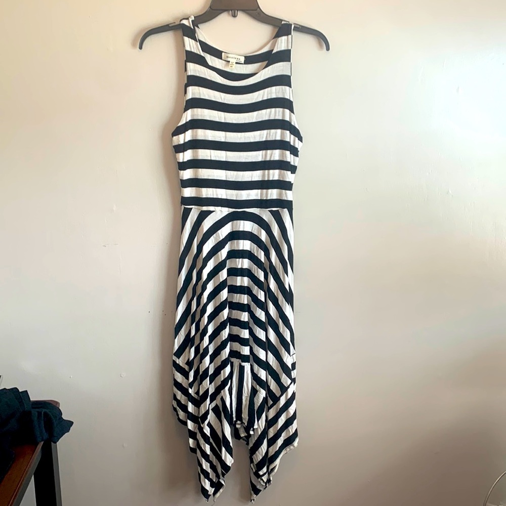 Black and white flowy midi dress